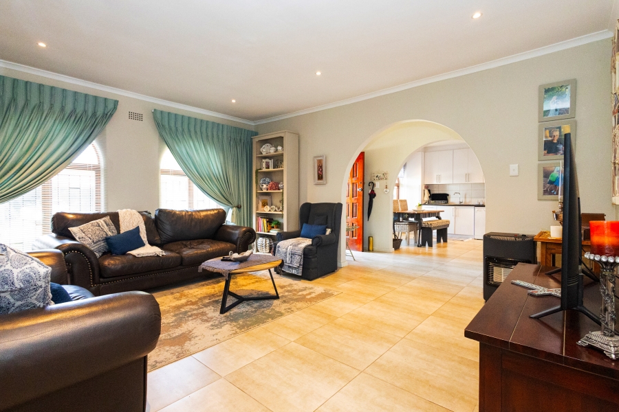 4 Bedroom Property for Sale in Stellenridge Western Cape